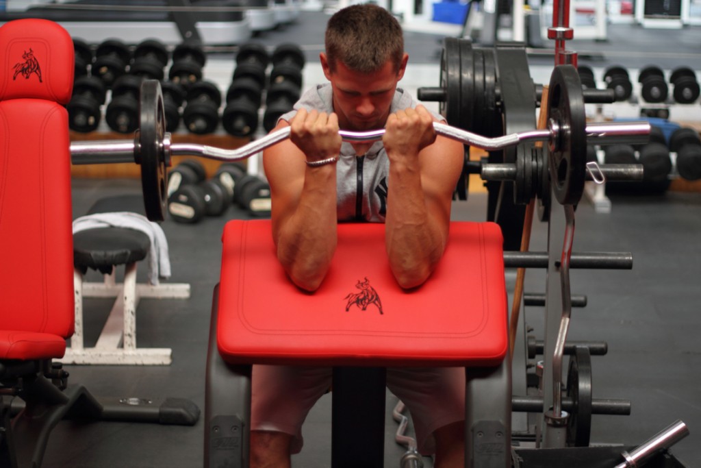 1438515973-le banc à biceps larry scott